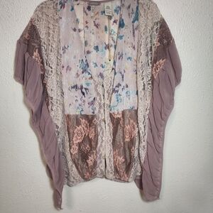 Buckle Floral Lace Kimono Blouse